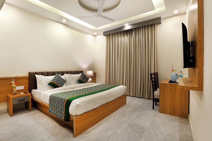 Room 6 of 26