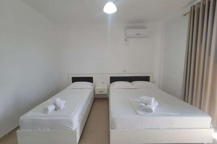 Room 21 of 115