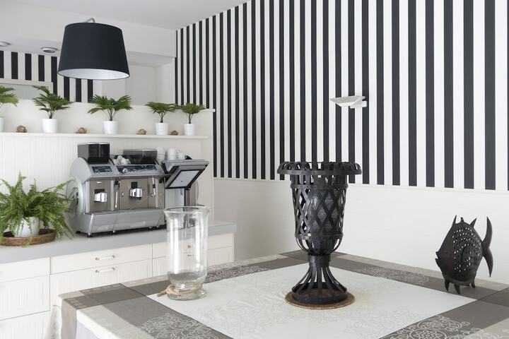 Breakfast area