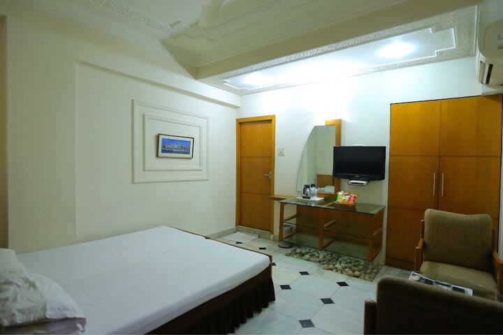 Room 7 of 52