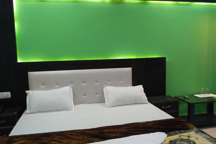 Room 18 of 50