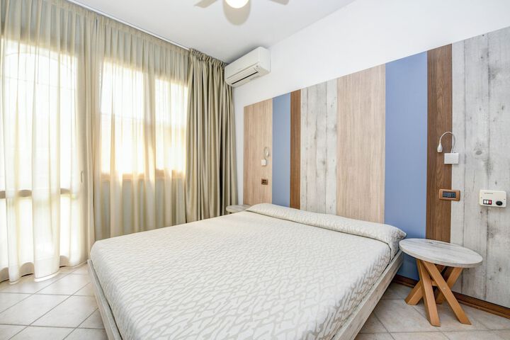 Room 22 of 203
