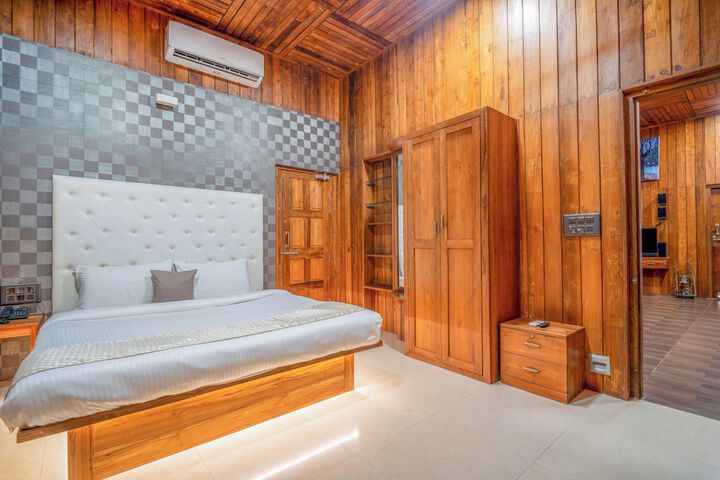 Room 5 of 85