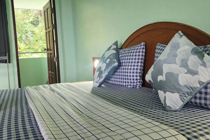 Room 28 of 77