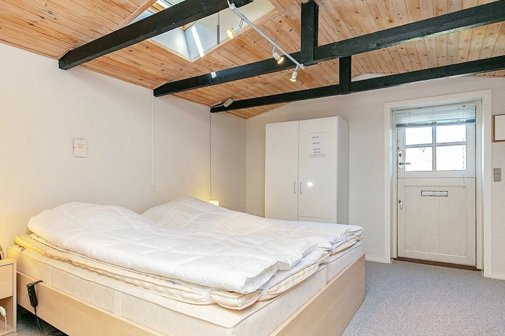 Room 3 of 11