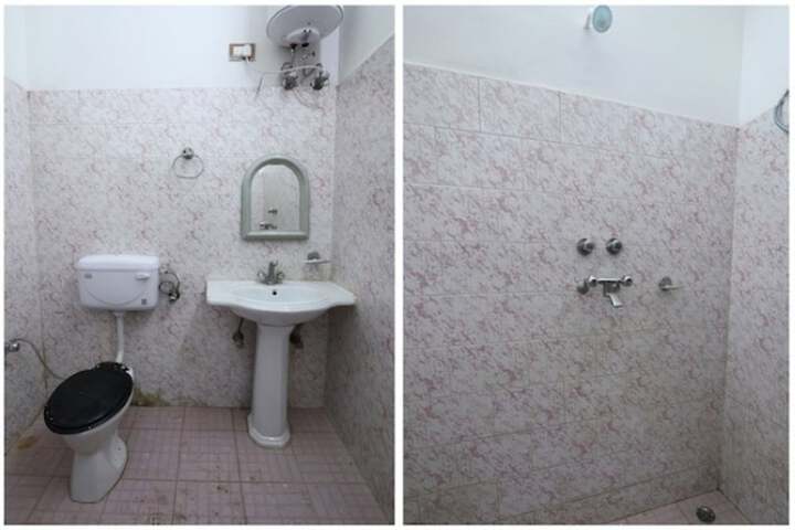 Room 6 of 13