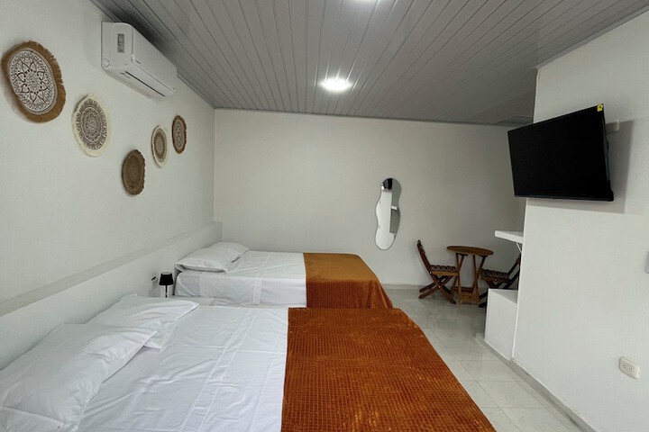 Room 9 of 27