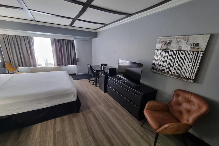 Room 46 of 80