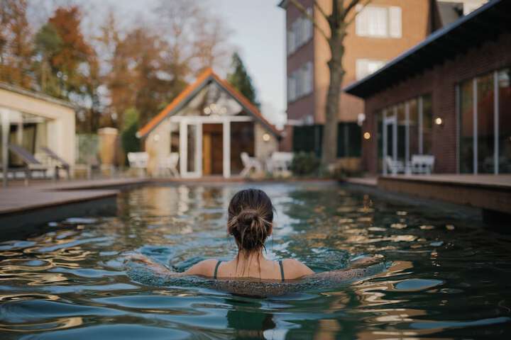 Hotel Pool