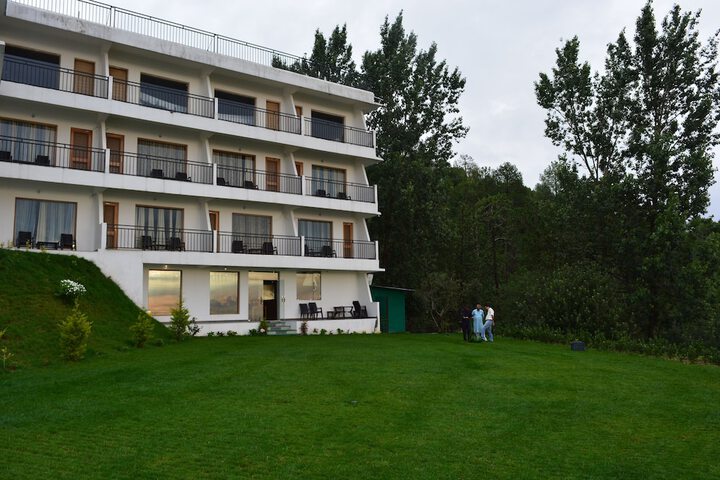 Hotel Exterior 61 of 70