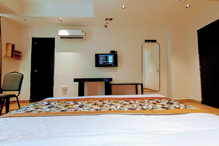 Room 12 of 22