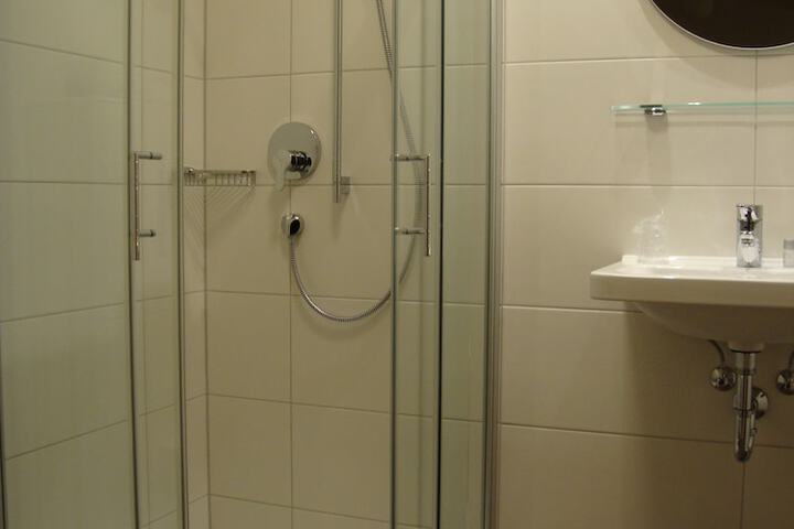 Room 7 of 26
