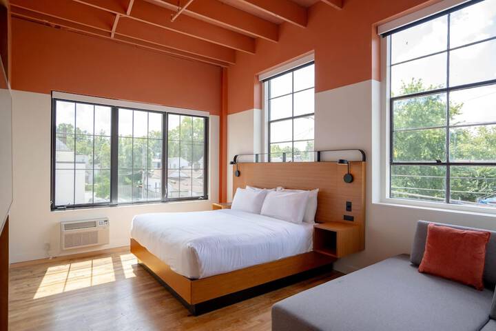 Room 52 of 131