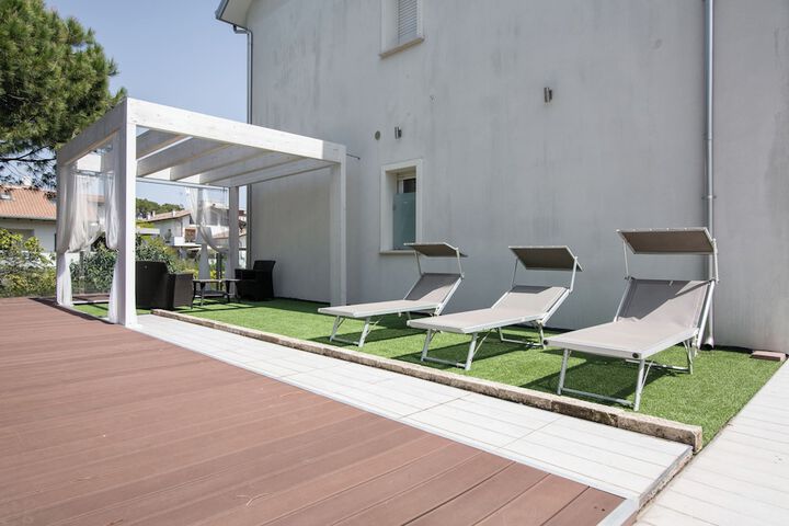 Terrace/Patio 106 of 112