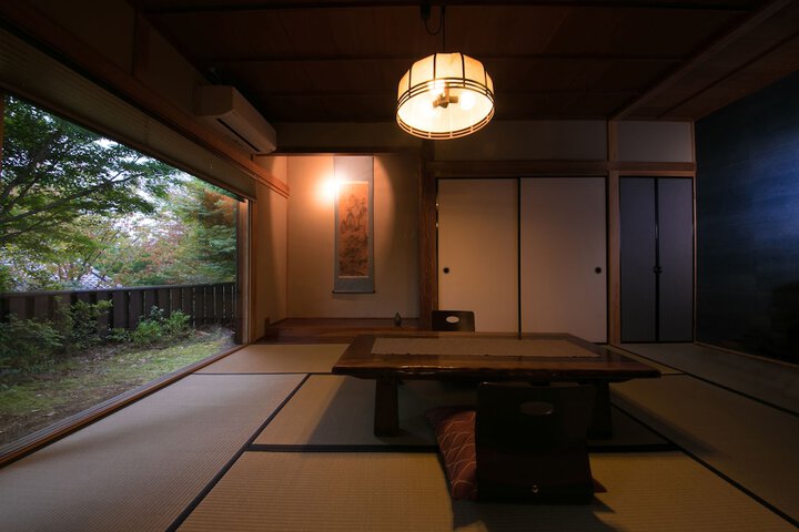 Room 16 of 86