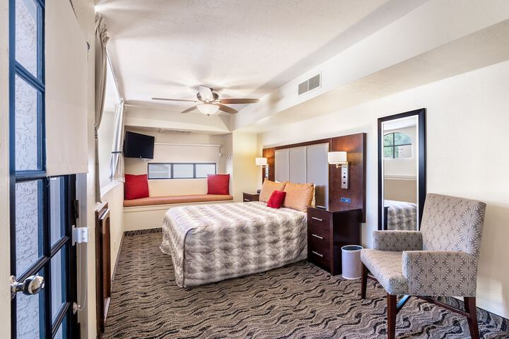 Room 6 of 67