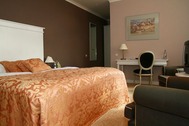 Room 4 of 53