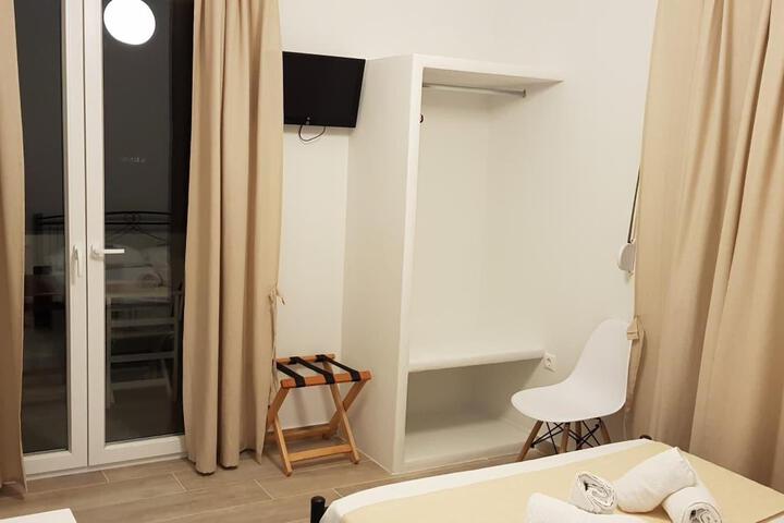 Room 21 of 43