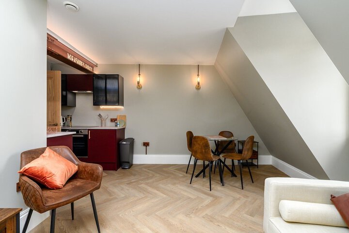 Room 12 of 36