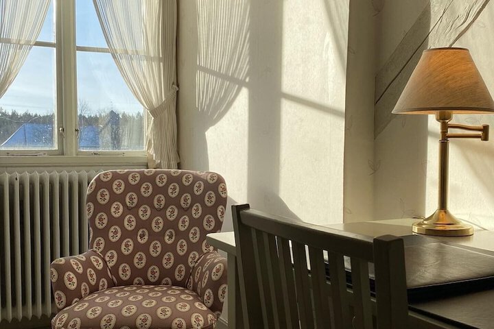 Room 15 of 36