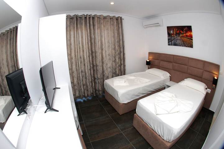 Room 8 of 24