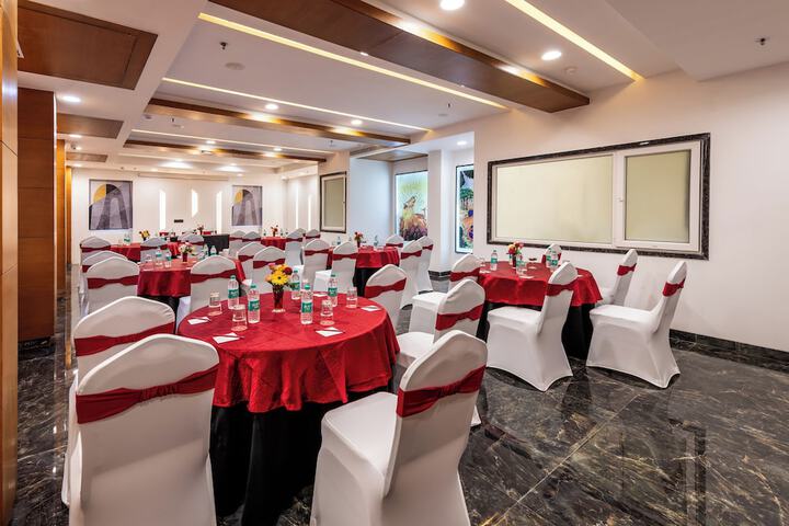 Ballroom/Hall 35 of 45