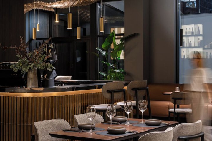 Dining 76 of 113