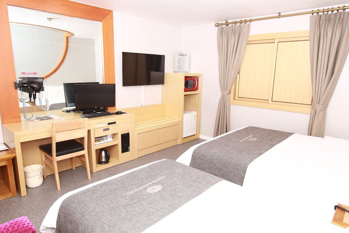 Room 12 of 54