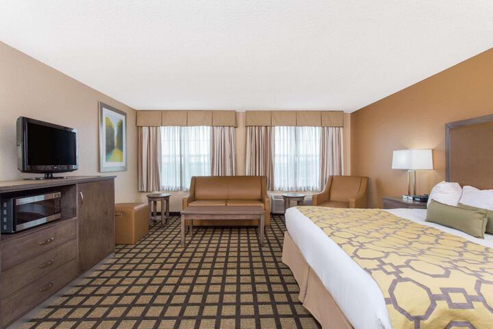 1 King Bed (9 of 10)