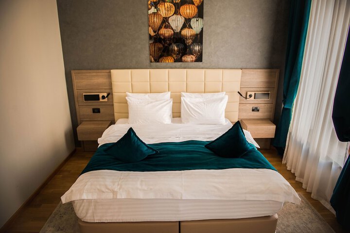Room 47 of 108
