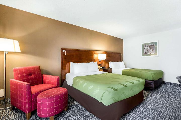 2 Double Beds (4 of 8)