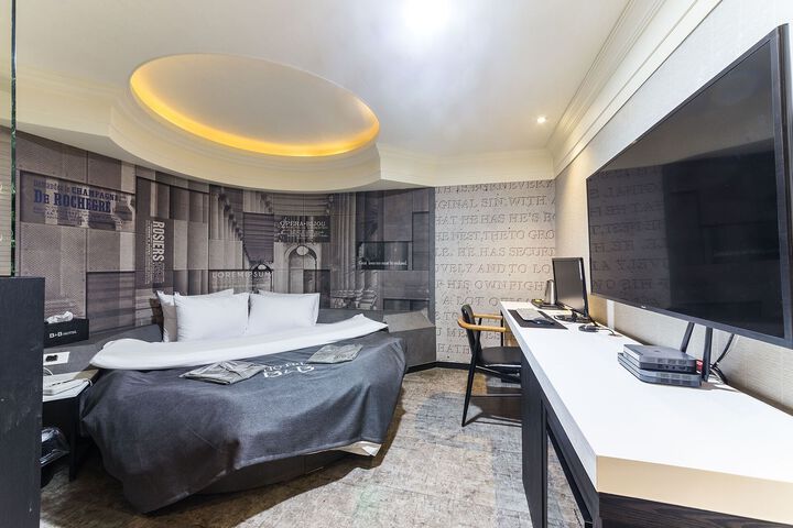 Room 21 of 57