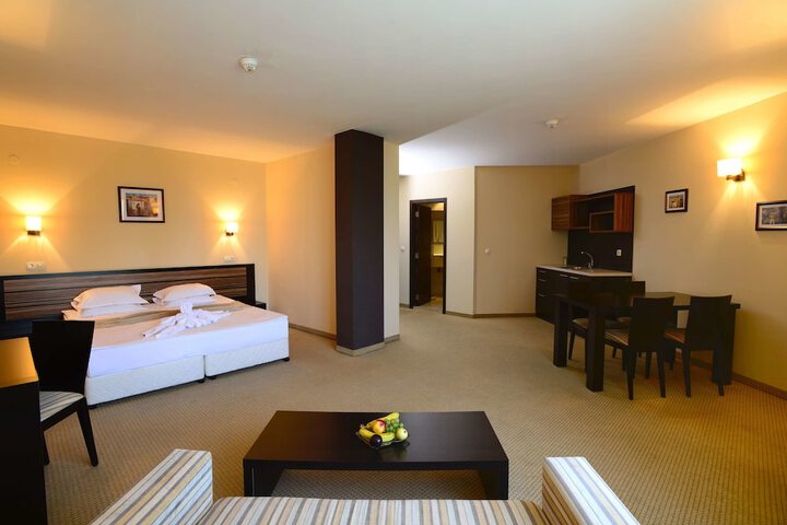 Room 15 of 89