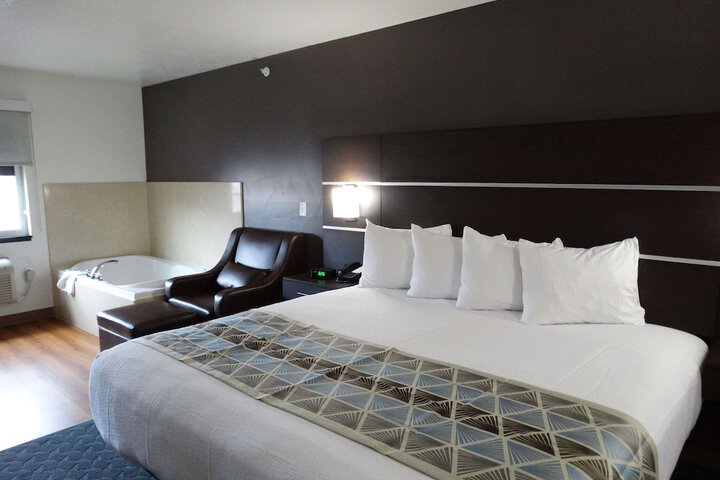 Room 10 of 40