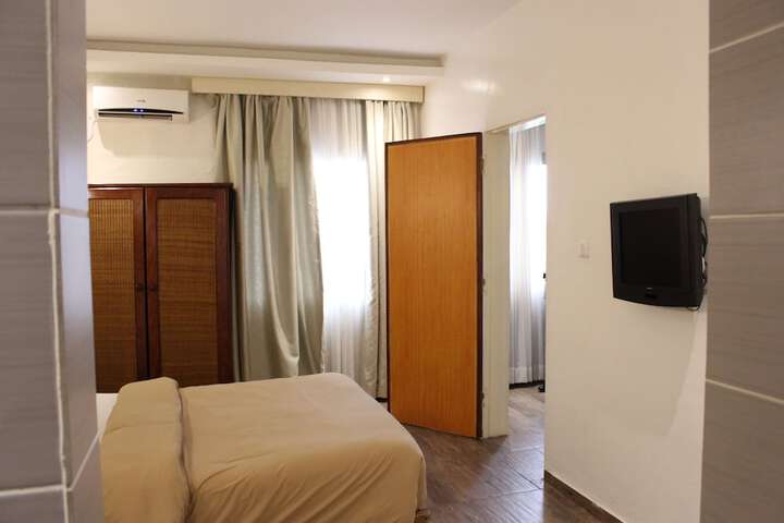 Room 16 of 43