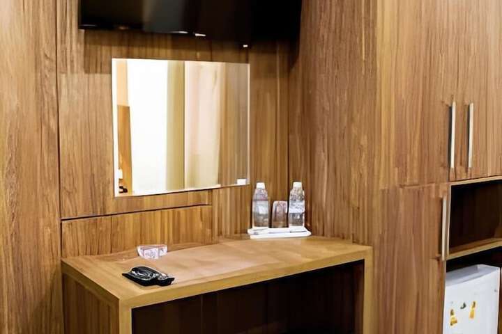Room 10 of 29