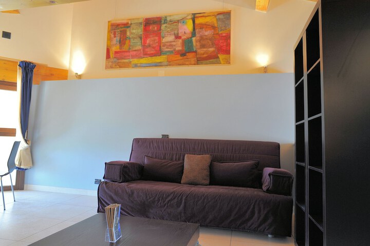 Room 15 of 94