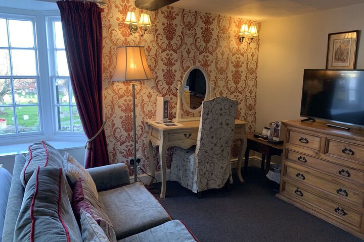 Room 12 of 28
