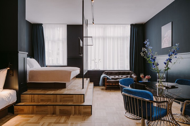Room 34 of 66