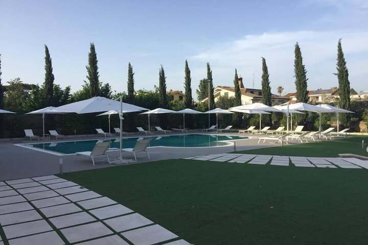 Pools & Facilities