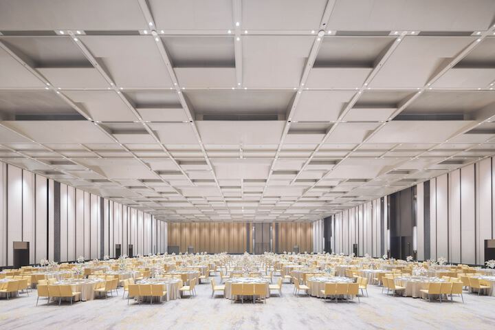 Ballroom/Hall 140 of 251