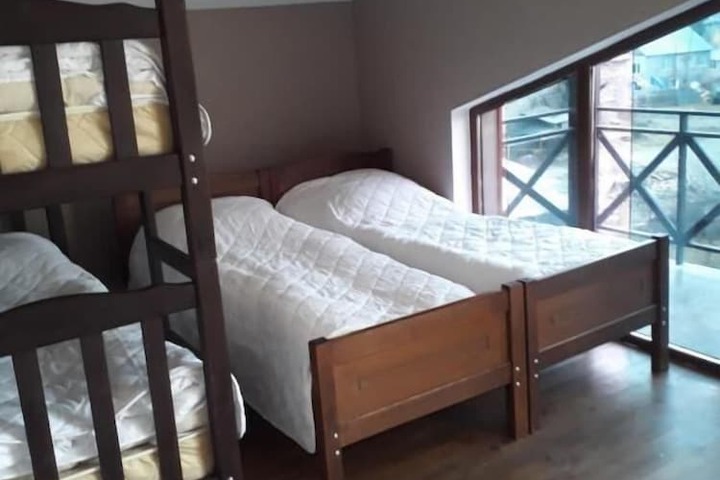 Room 12 of 89
