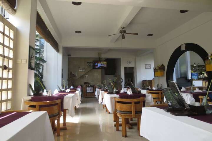 Dining 57 of 63