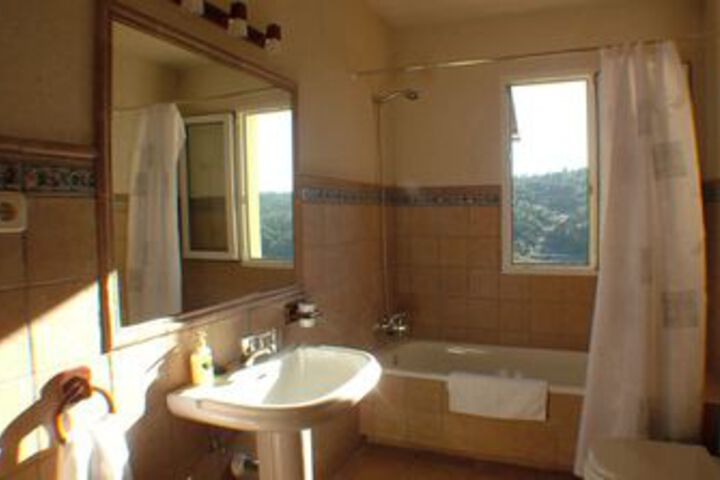 Room 3 of 169