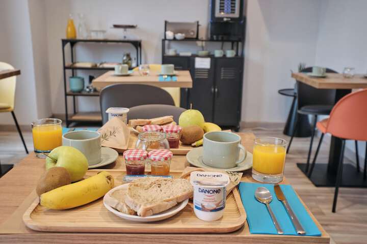 Breakfast/Coffee Service 72 of 88