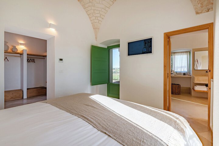 Room 28 of 78