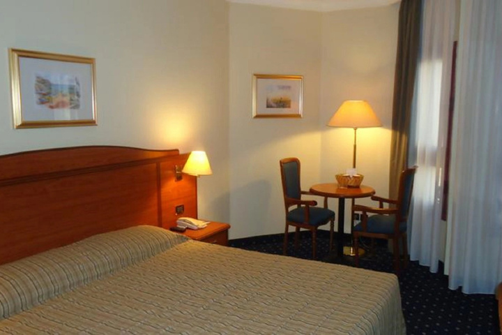 Room 2 of 13