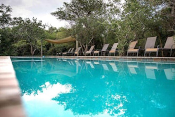 Pool 100 of 432