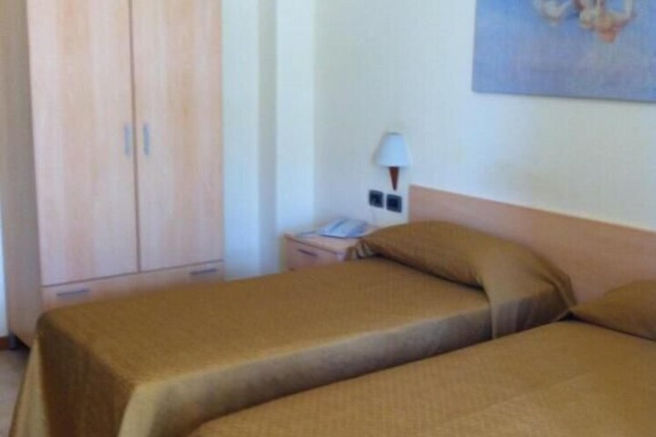 Room 11 of 51