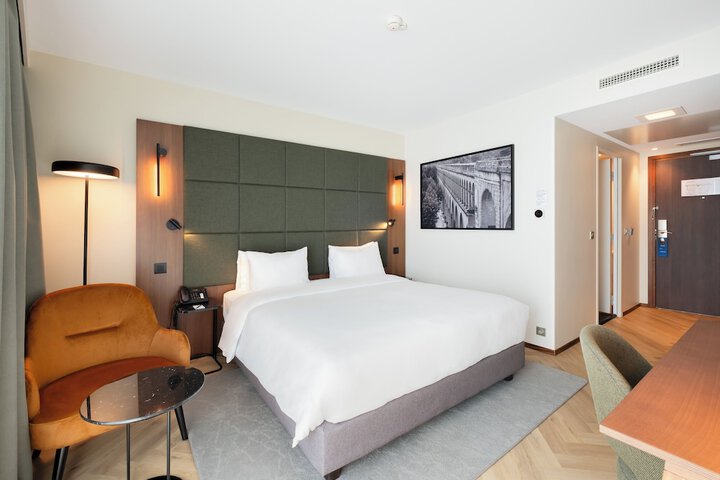 Room 10 of 63